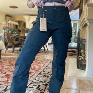 Fjallraven Pants NWT Size 6 Women